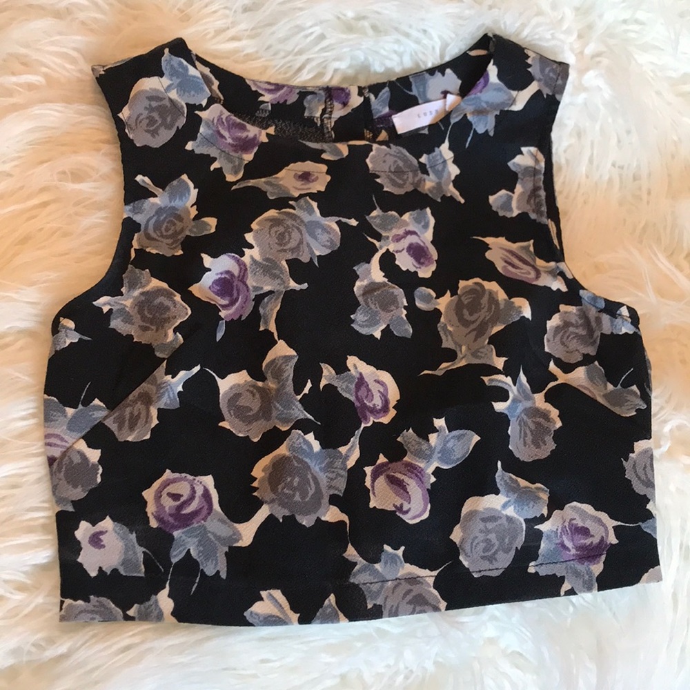 XS Lush Sleeveless Top with Floral Pattern